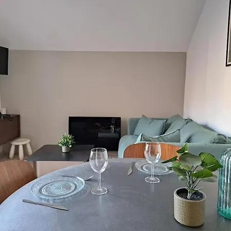 Jolie Maison En Duplex Avec Balcon A Appartement